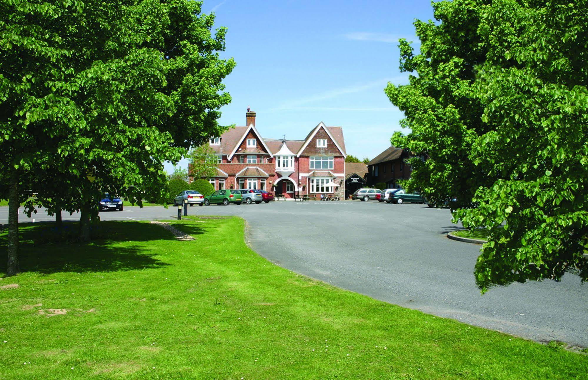 Hickstead Hotel Bolney エクステリア 写真