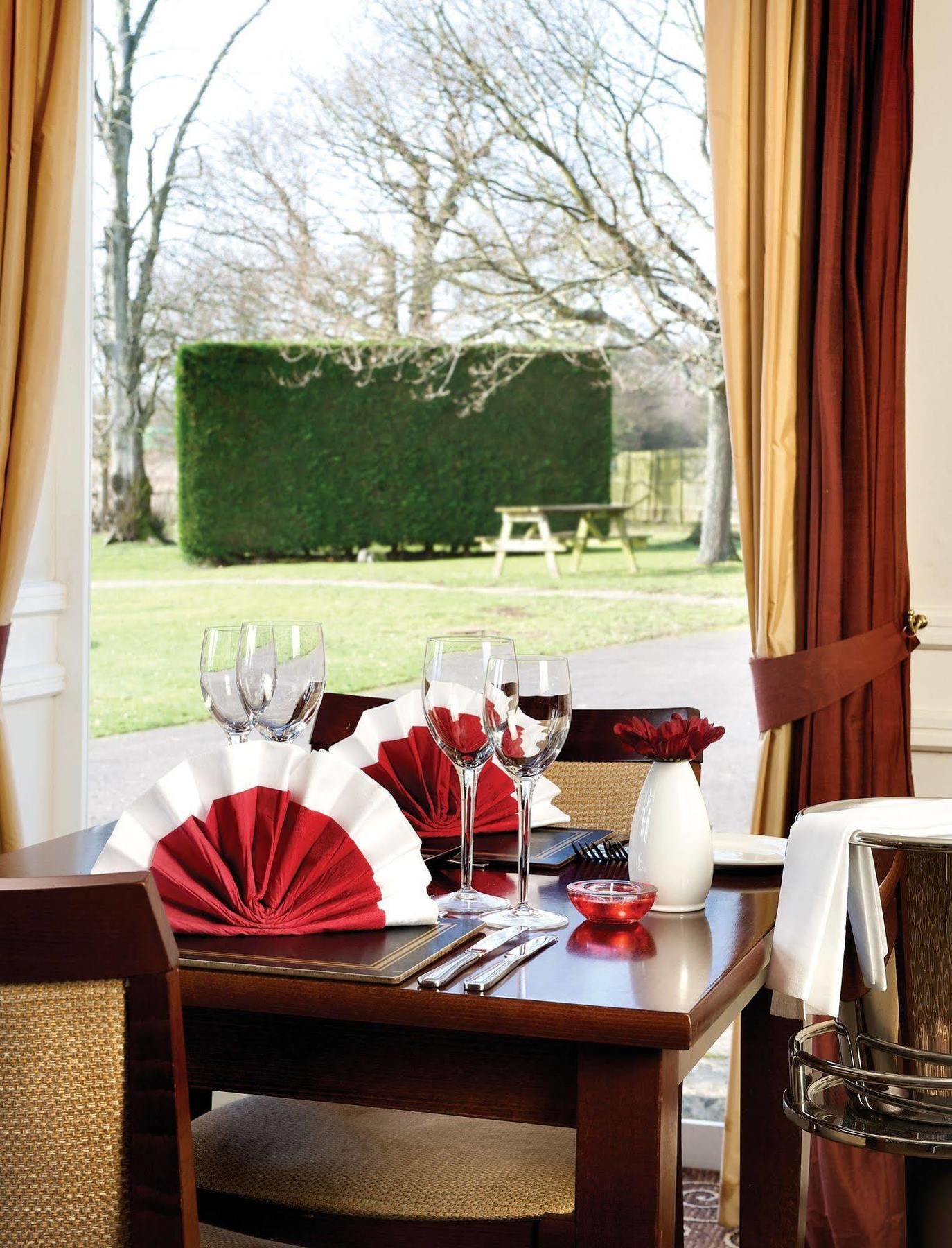 Hickstead Hotel Bolney エクステリア 写真